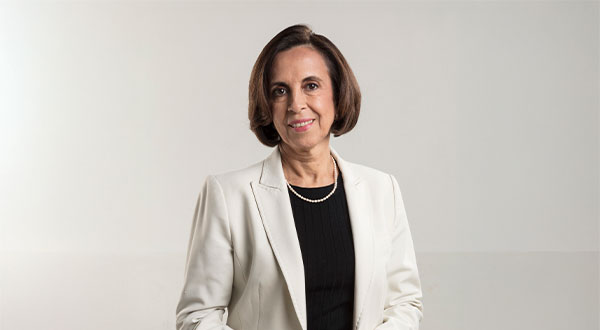 rectora Pilar Romanguera